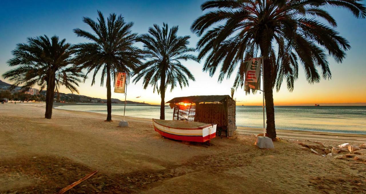 Malaga Beach Apartment Exterior photo